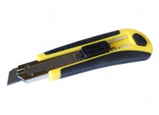 Нож со сменным лезвием 18 мм, пластиковый корпус